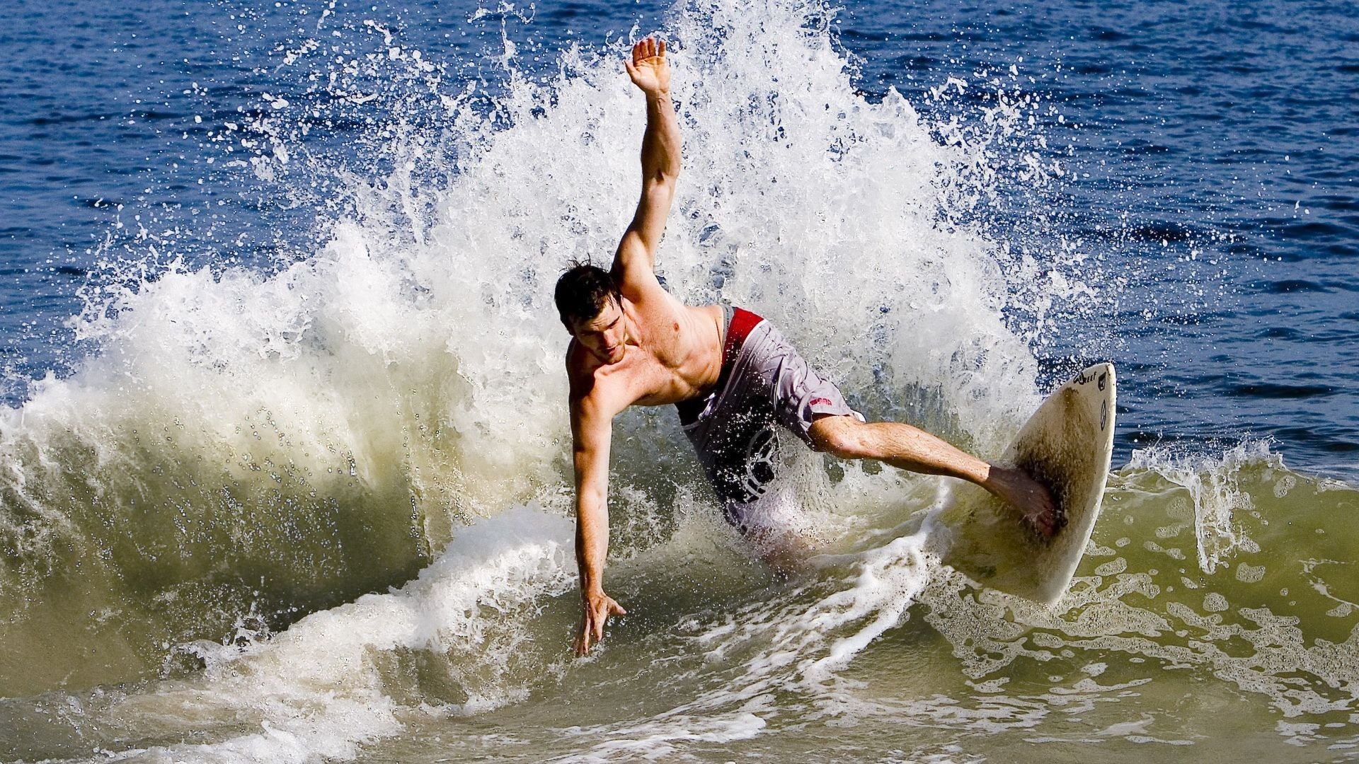 【实时视频回放】影响判罚和比赛结果的关键创新，影响比赛结果的因素