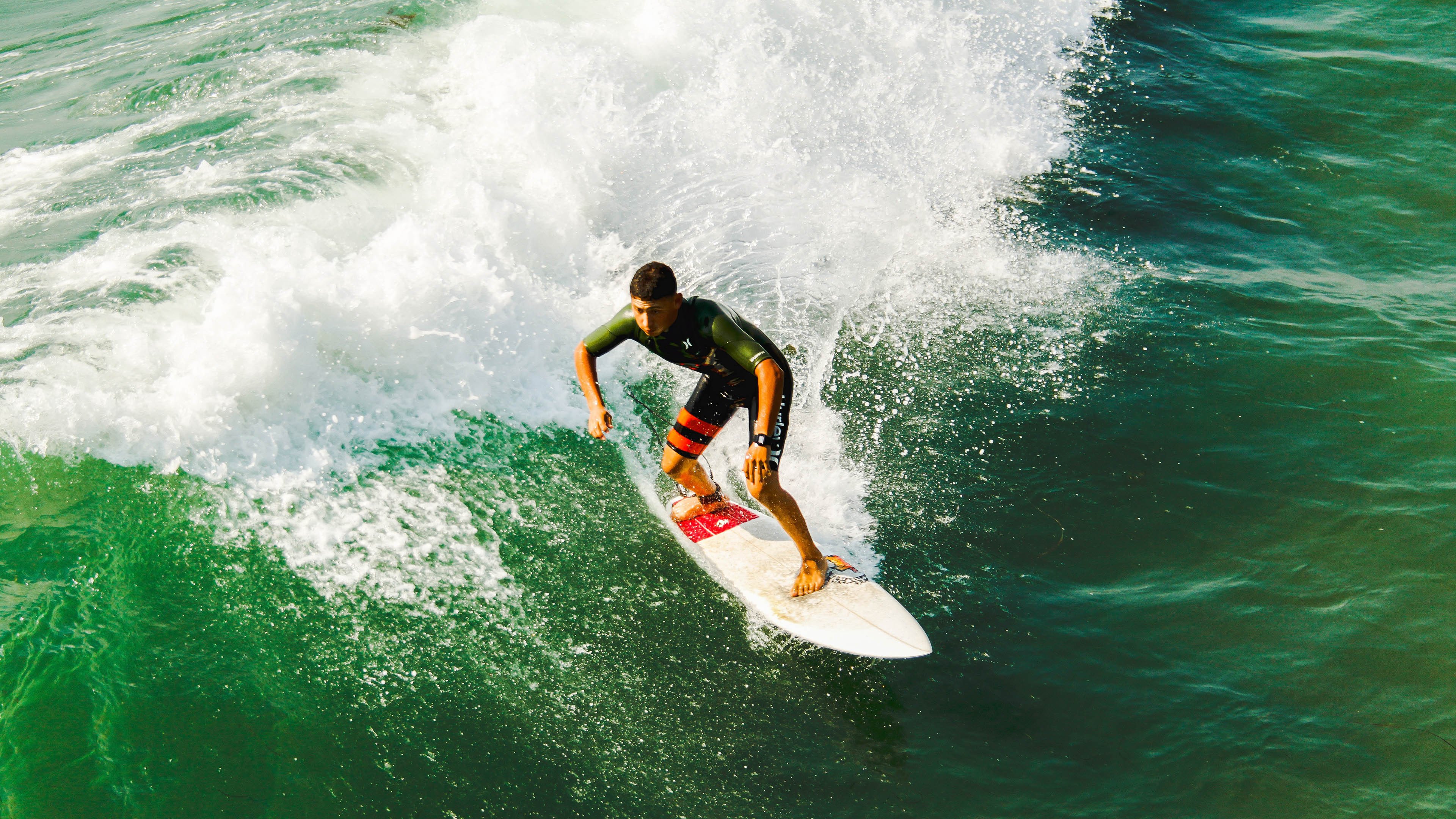 上海申花为夺冠展现出色表现，努力缩小差距，上海申花的比赛